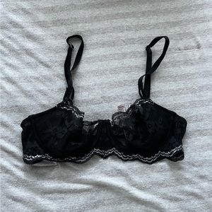 Victoria’s Secret Dream Angels unlined bra 32C